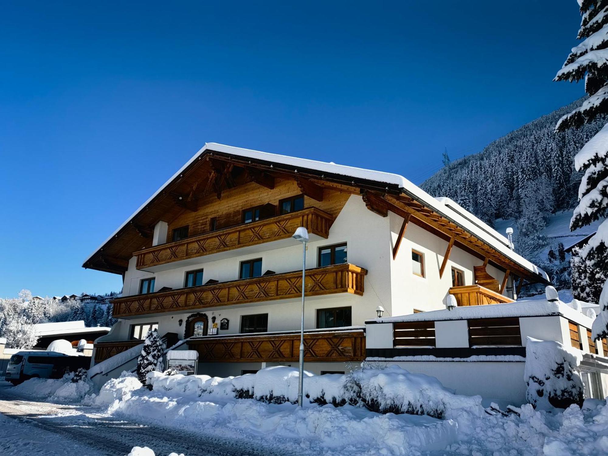 Apartments Pitztaler Nachtigall Arzl im Pitztal Eksteriør billede